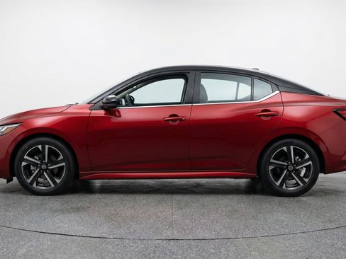 Used 2025 Nissan Sentra SV FWD image 5