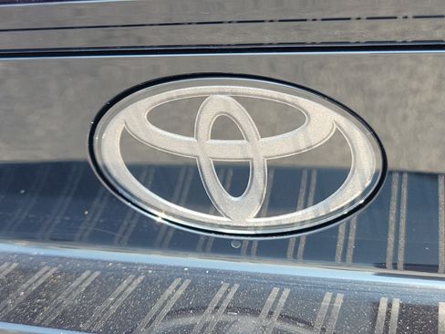 New 2027 Toyota Prius XLE FWD image 7