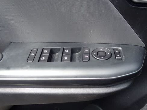 Used 2025 Kia K4 FWD image 16
