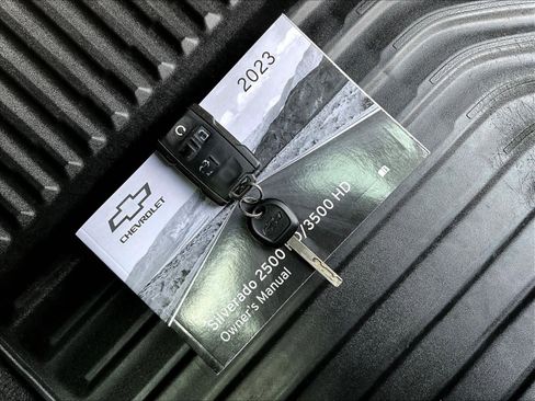 Used 2023 Chevrolet Silverado 2500 Custom w/ Custom Value Package image 31