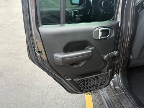 Used 2018 Jeep Wrangler Unlimited Sport image 25