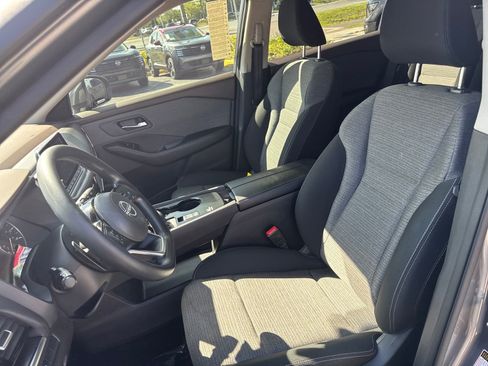Certified 2022 Nissan Rogue SV FWD image 33
