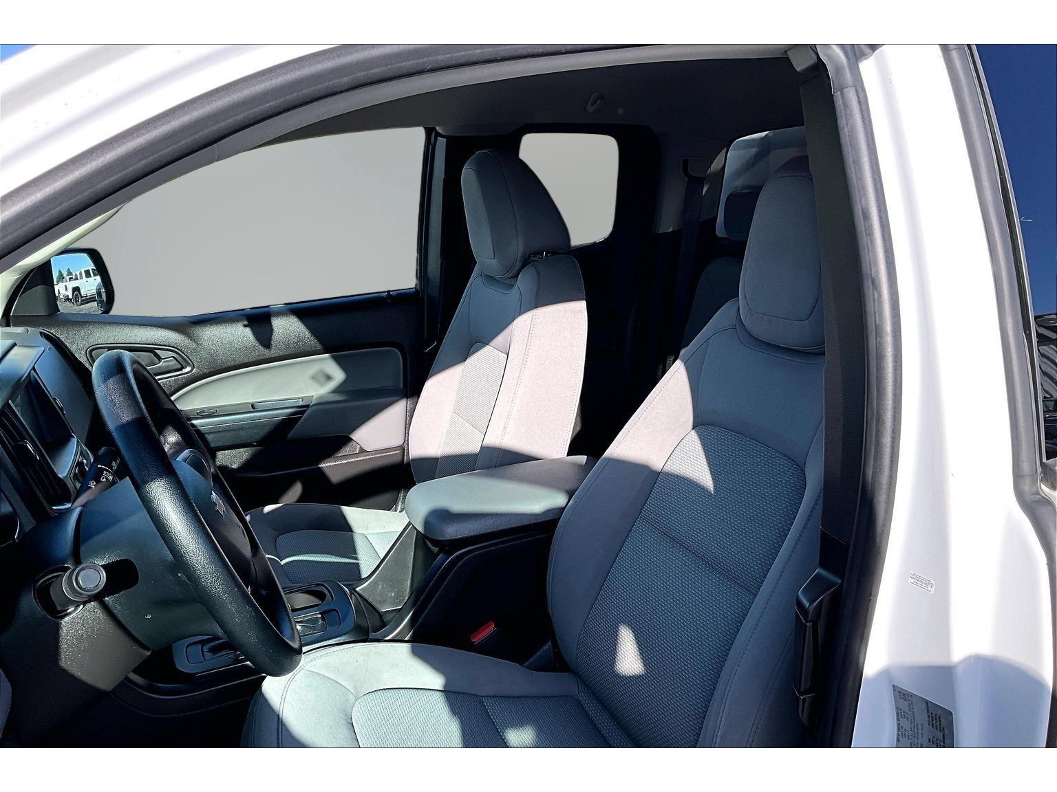 Used 2018 Chevrolet Colorado W/T w/ WT Convenience Package AWD/4WD image 17