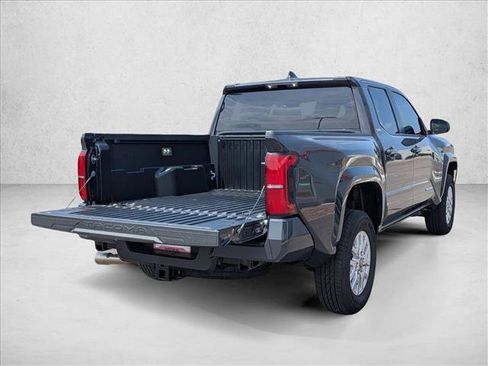 Certified 2026 Toyota Tacoma SR5 AWD/4WD image 5
