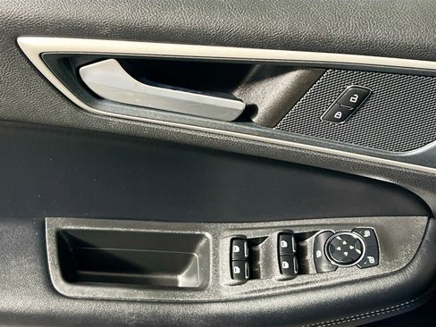 Used 2023 Ford Edge SEL image 16