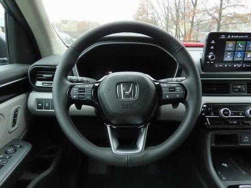 New 2025 Honda Pilot EX-L image 18