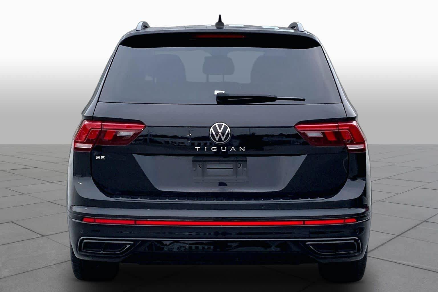 Used 2024 Volkswagen Tiguan SE R-Line FWD image 5