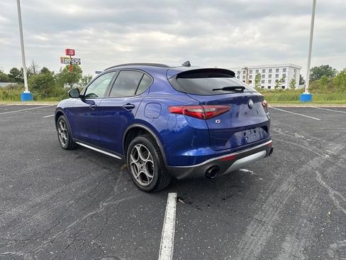 Used 2022 Alfa Romeo Stelvio Ti image 4