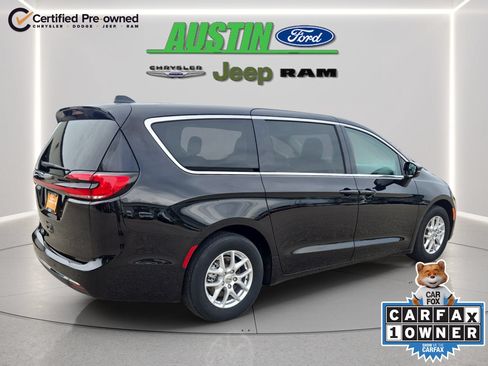Certified 2024 Chrysler Pacifica Touring-L FWD image 5