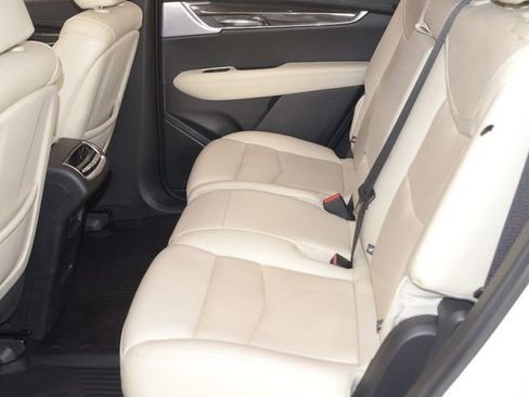 Used 2023 Cadillac XT6 Sport w/ Technology Package image 19