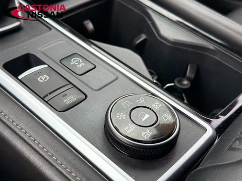 Used 2023 Nissan Pathfinder SV AWD/4WD image 21