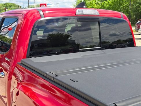Used 2022 Toyota Tacoma Limited AWD/4WD image 16