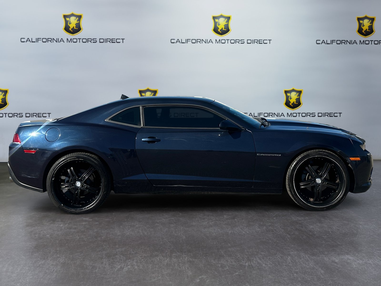 Used 2015 Chevrolet Camaro LT RWD image 6