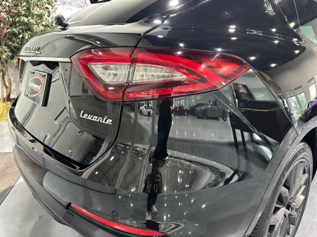 Used 2019 Maserati Levante GranSport AWD/4WD image 34