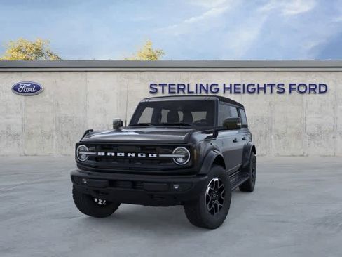 New 2025 Ford Bronco Outer Banks image 2