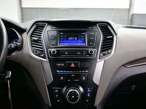 Used 2017 Hyundai Santa Fe Sport image 19