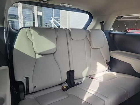 New 2026 Kia Carnival EX FWD image 19