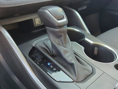 Used 2022 Toyota Highlander LE image 19