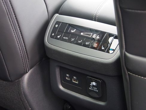 New 2025 Nissan Pathfinder Platinum w/ Cargo Package image 14