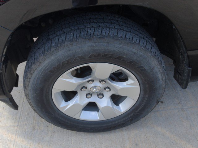 Used 2024 RAM 1500 Big Horn AWD/4WD image 12