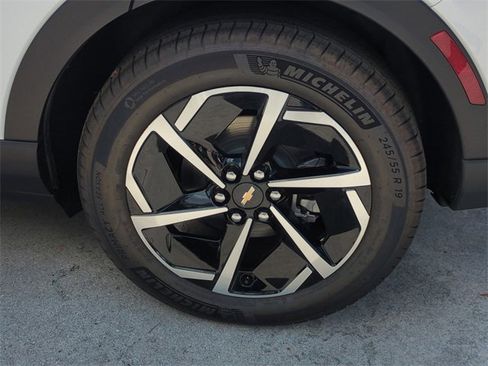 New 2026 Chevrolet Equinox EV LT image 5