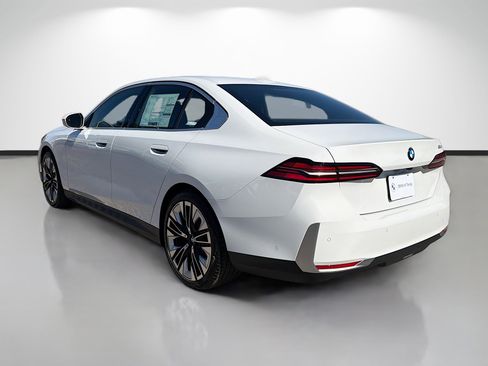 New 2026 BMW 530i 530i w/ Premium Package image 5