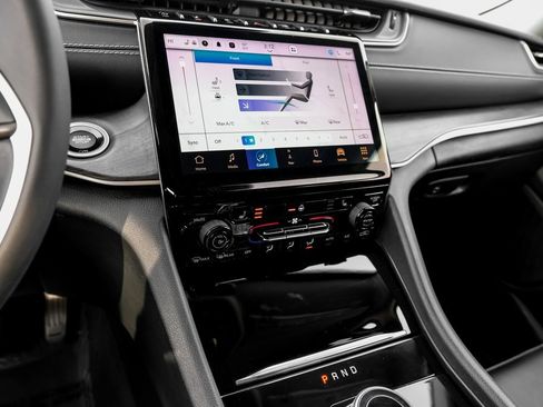 Used 2023 Jeep Grand Cherokee L Limited image 34