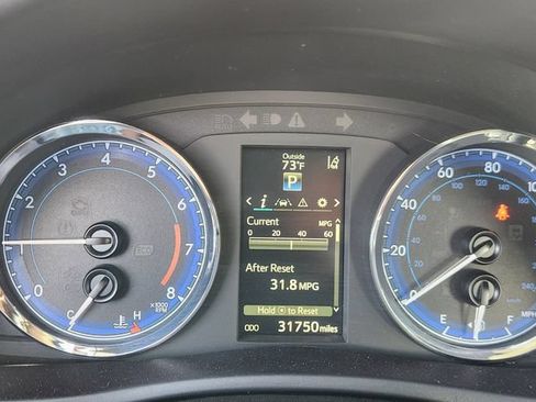 Used 2017 Toyota Corolla SE FWD image 5