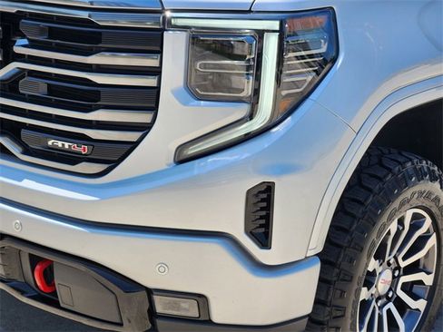 Used 2022 GMC Sierra 1500 AT4 w/ AT4 Premium Package image 8