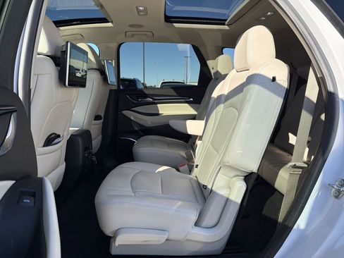 Used 2024 Buick Enclave Essence w/ Experience Buick Package image 14