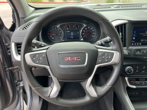 Used 2024 GMC Terrain SLE image 12