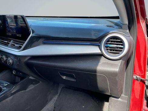 Used 2025 Chevrolet Trax LS FWD image 17