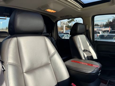 Used 2008 Cadillac Escalade EXT image 31