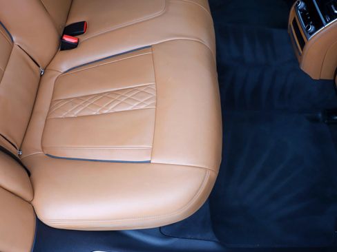 Used 2020 BMW 740i w/ M Sport Package image 20