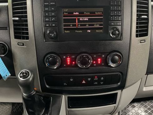 Used 2014 Mercedes-Benz Sprinter 2500 image 14