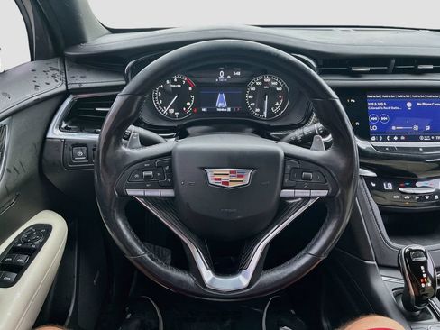 Used 2021 Cadillac XT6 Sport AWD/4WD image 11