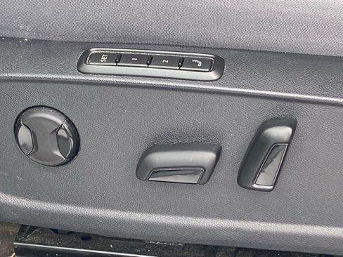 Used 2023 Volkswagen ID.4 Pro S RWD image 9