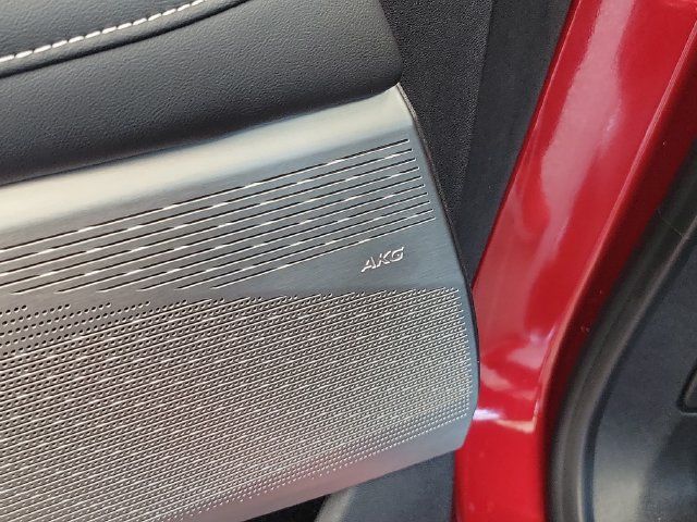 Used 2025 Cadillac Optiq Sport 2 w/ LPO, Floor Liner Package AWD/4WD image 10