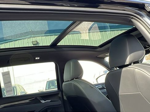 New 2026 Volkswagen Tiguan SE R-Line image 14