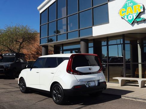 Used 2021 Kia Soul S image 9