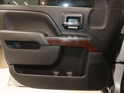 Used 2014 GMC Sierra 1500 SLE w/ Suspension Package, Off-Road image 11