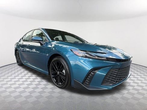Used 2025 Toyota Camry SE w/ Multimedia Upgrade Package FWD image 3