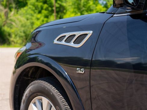 Used 2017 INFINITI QX80 4WD w/ Driver Assistance Package image 12