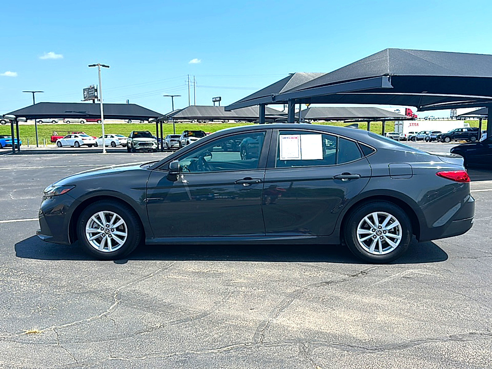 Used 2025 Toyota Camry LE FWD image 5