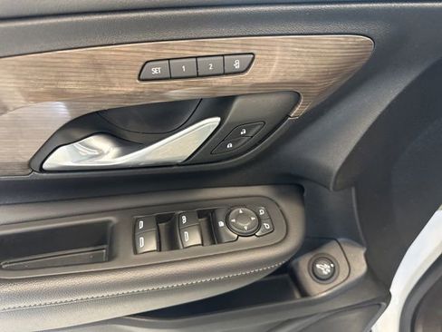 Used 2022 GMC Terrain Denali AWD/4WD image 40