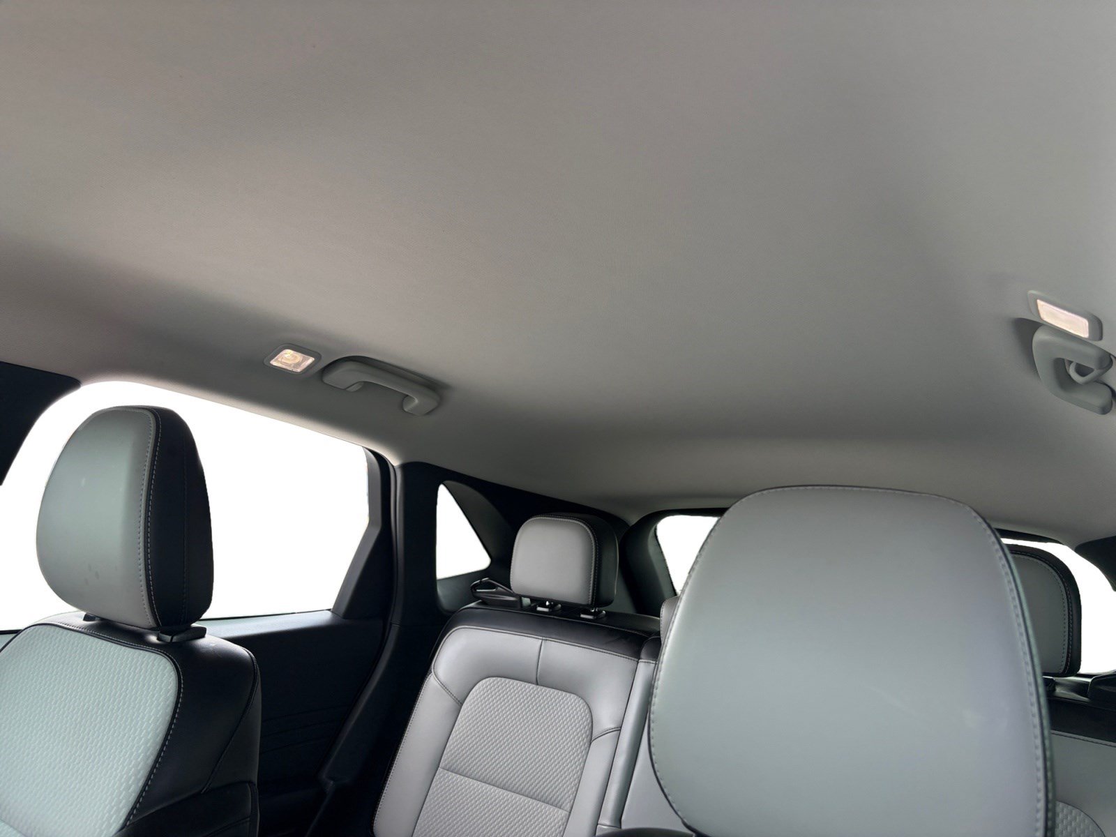 Certified 2025 Ford Escape SE FWD image 12