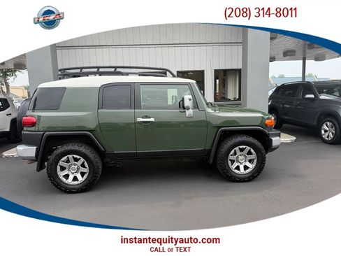 Used 2014 Toyota FJ Cruiser 4WD w/ Upgrade Package image 1