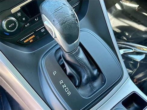 Used 2015 Ford Escape SE w/ Equipment Group 201A image 17