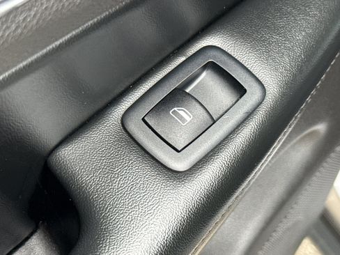 Used 2018 Jeep Grand Cherokee Limited AWD/4WD image 26