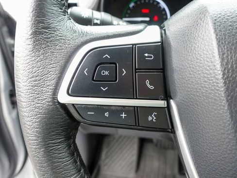 Certified 2024 Toyota Sienna XLE image 18